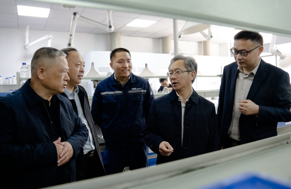 省科学技术厅党组书记李志坚一行莅临钠能时代考察调研